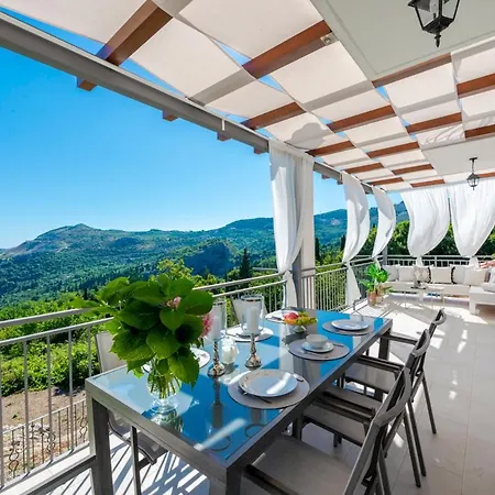 Sleeps 8 With Pool Air Con And Wifi Martinovici